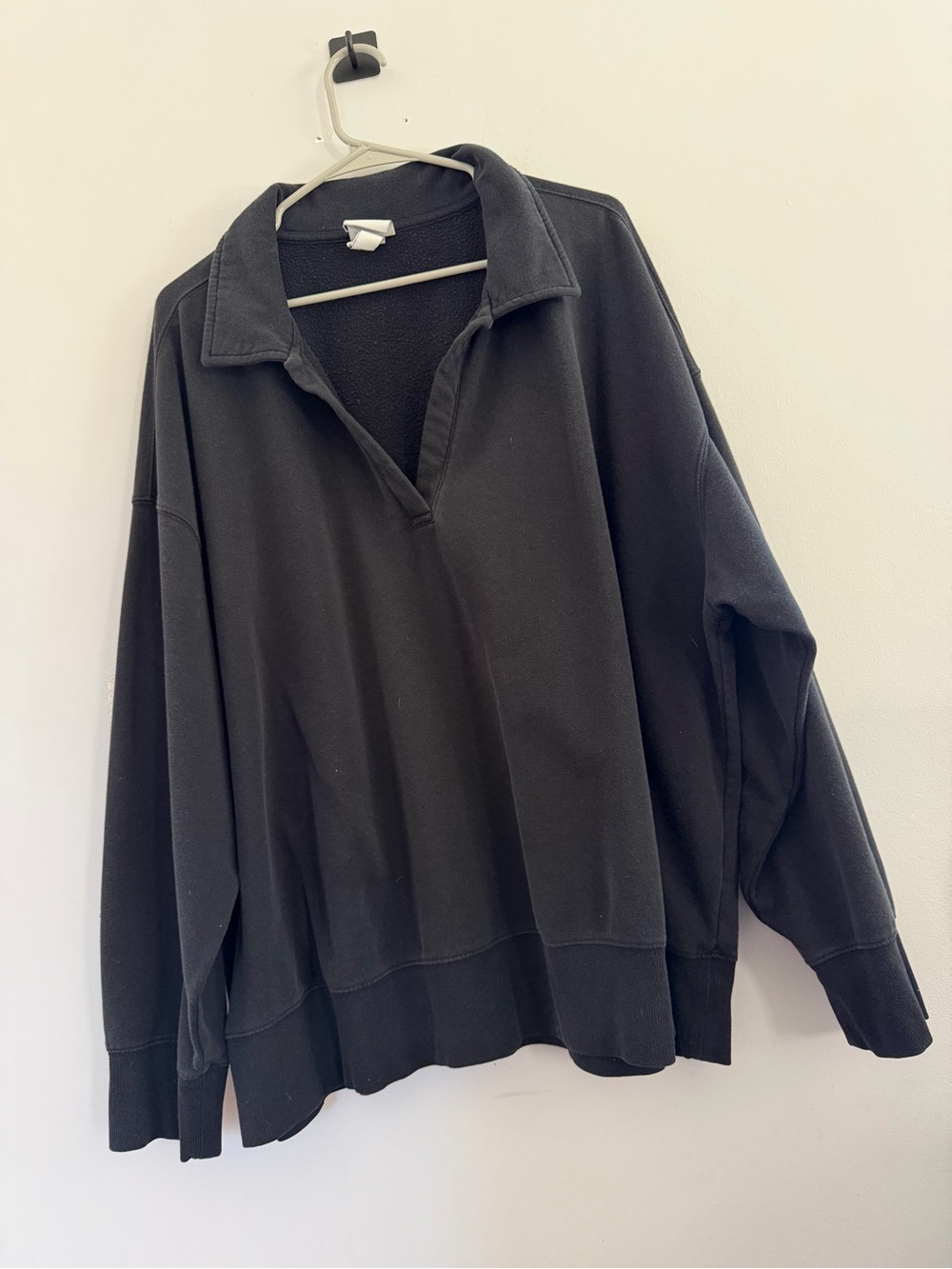 Ava & Viv Black V‑Neck Collared Pullover Sweater